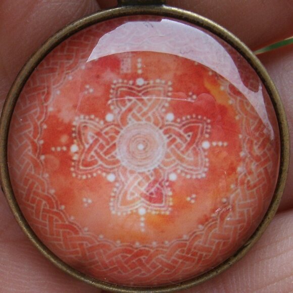 Celtic 4 Directions Knotwork Glass Cabochon Pendant Necklace - Picture 3 of 14